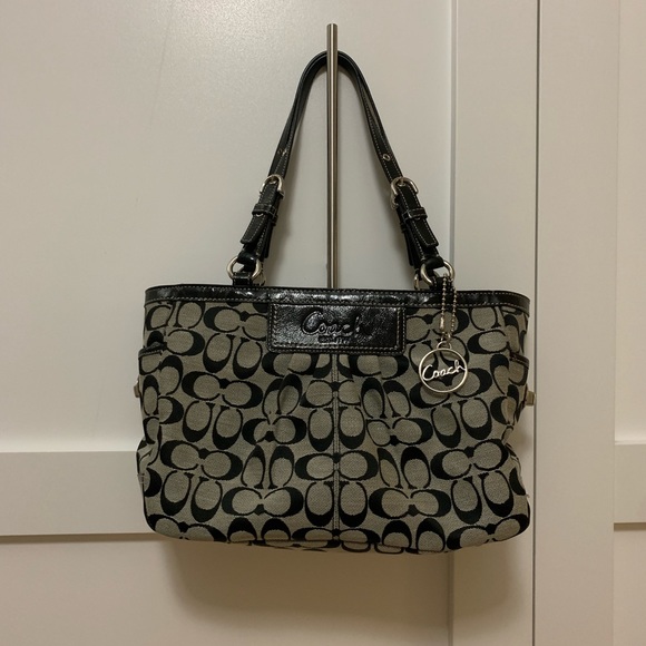 Coach Handbags - EUC coach handbag!